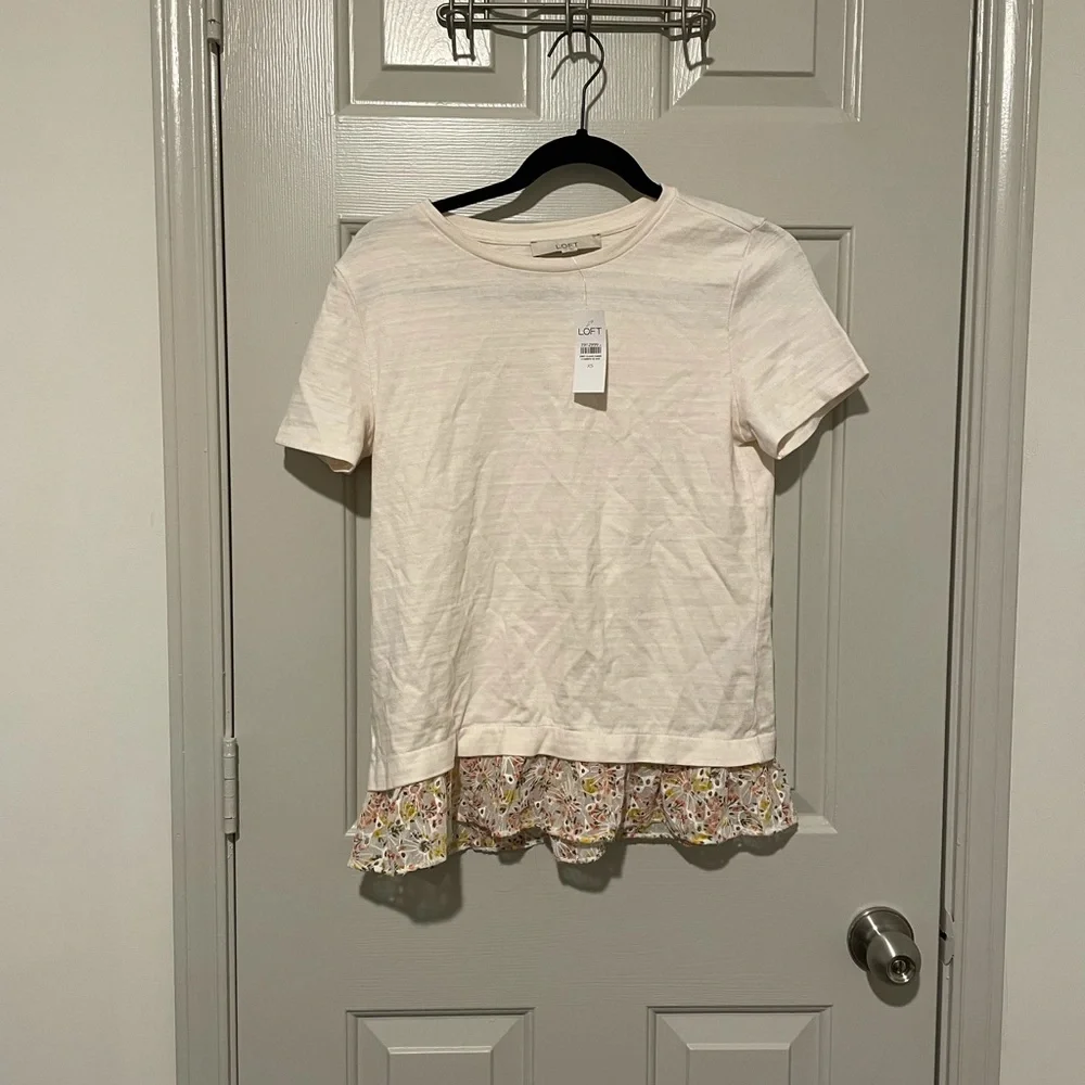 NWT Loft Floral Chiffon Trim Bottom Ruffle Top - Picture 1 of 4
